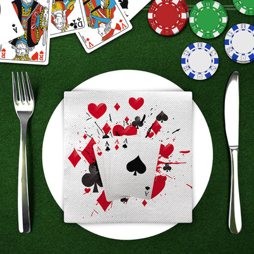 Déco de table pour 100 personnes avec des jeux de cartes (budget 20 euros)  - La serviette sur la table par Signé-Déco
